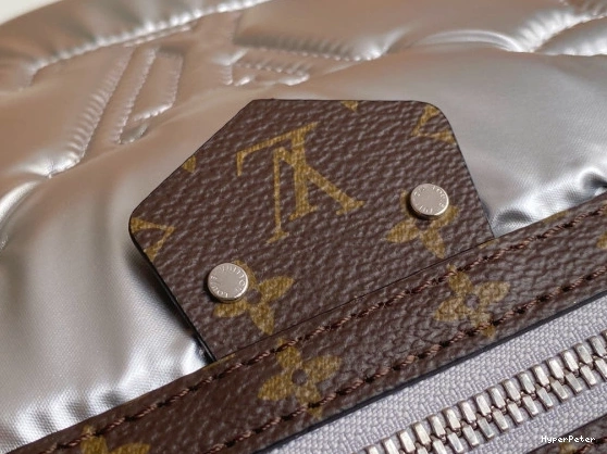 MAXI LOUIS BUMBAG VUITTON 0817
